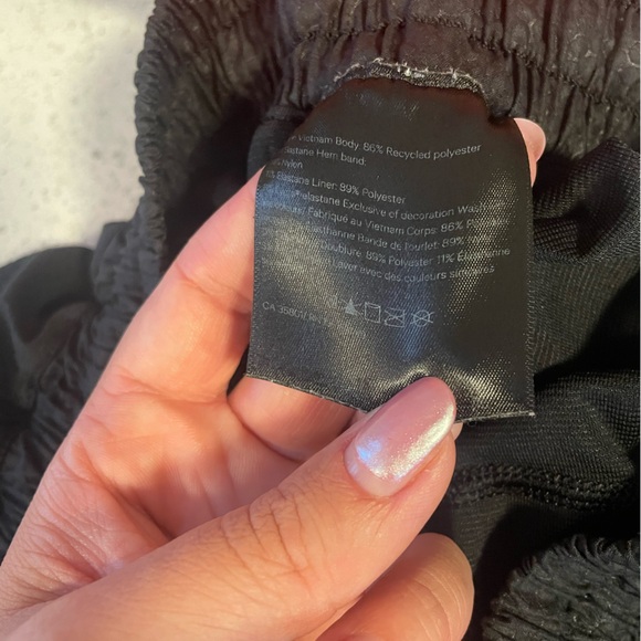 Lululemon Hotty Hot Short 4” - Picture 9 of 14